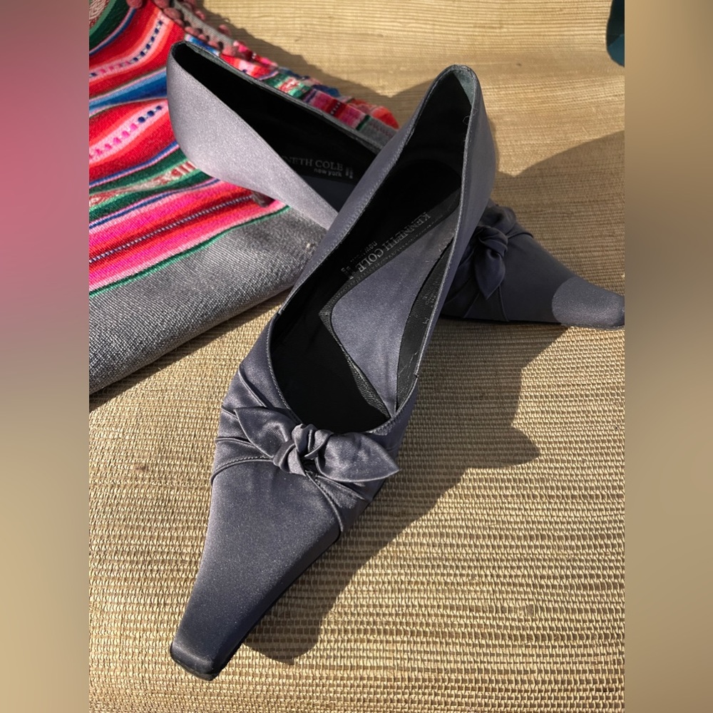 Kenneth Cole kitten heel shoes